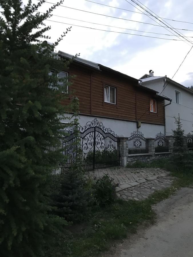 Guest House Perlyna Верховина Екстер'єр фото